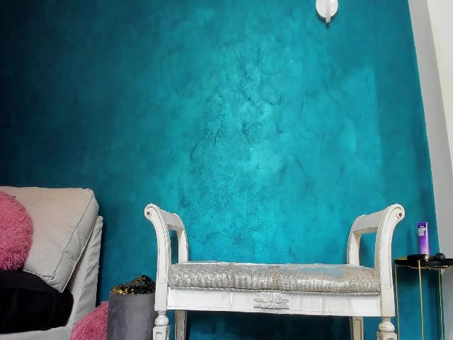 Live sex webcam photo for MayaHelen #255046546