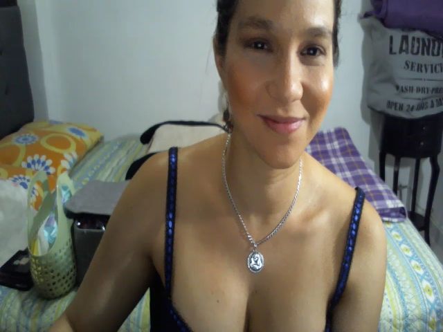Live sex webcam photo for Sofiahenao #263353258