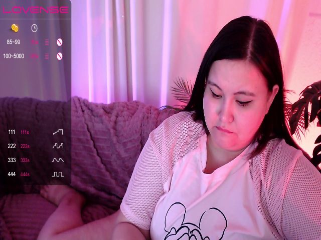 Live sex webcam photo for MinaMosss #258200679