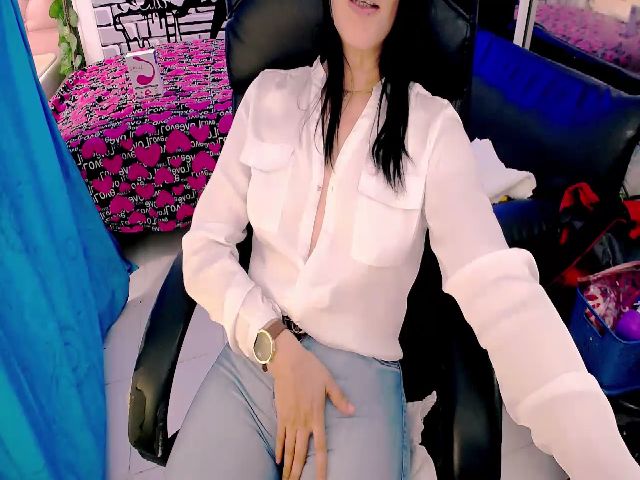 Live sex webcam photo for Sashabreck #287859920