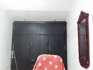 Live sex webcam photo for CristySavoy #251801499