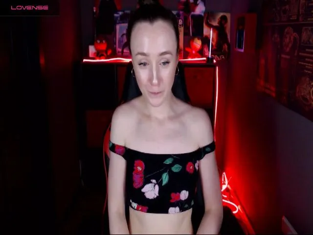 Live sex webcam photo for KateGreen #264137658
