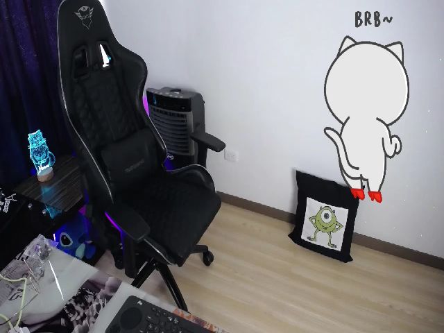 Live sex webcam photo for BiancaMiller #253784917