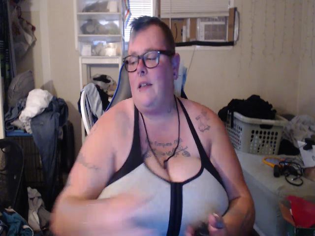 Live sex webcam photo for PunkChick420 #264657455