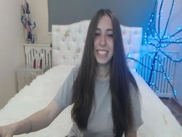 Live sex webcam photo for LindaJason #264383786