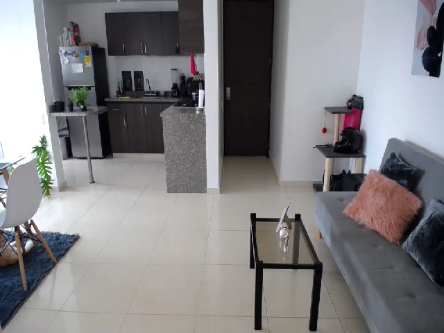 Live sex webcam photo for Valen_giraldo #260217404