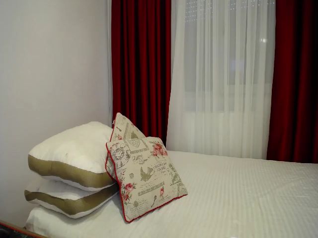 Live sex webcam photo for JhoannaSS #261960262