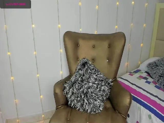 Live sex webcam photo for Violeth_96_ #258520367