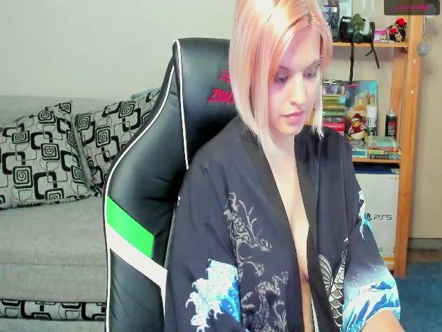 Live sex webcam photo for Sky_Drag0n #254458433