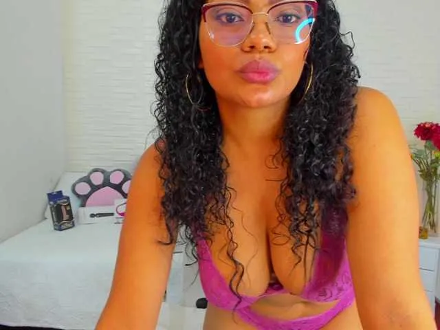 Live sex webcam photo for Lupe-blue #253009359