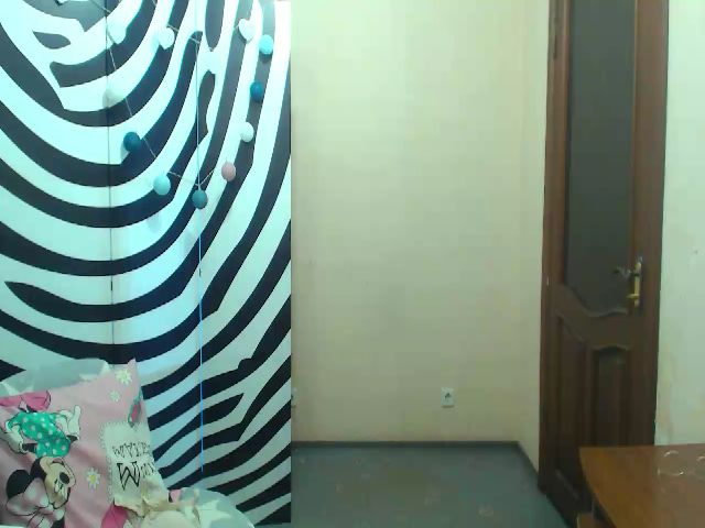 Live sex webcam photo for HeartGirl #258567681