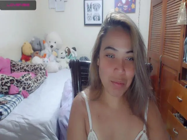 Live sex webcam photo for Meganhill_ #263956830