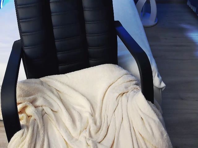 Live sex webcam photo for VictoriaJamy #264376286