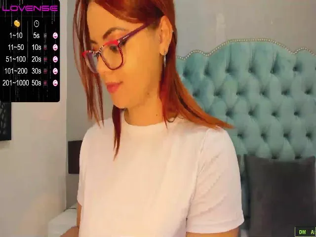 Live sex webcam photo for Esmeralda_R #256068572