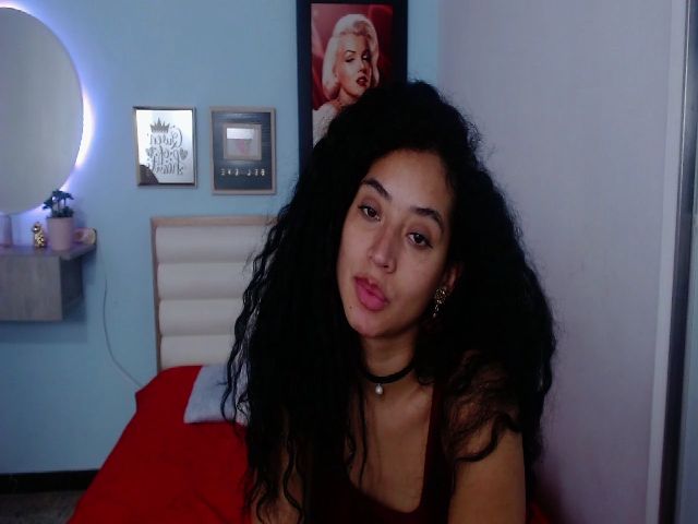 Live sex webcam photo for Jade_lee88 #253735064