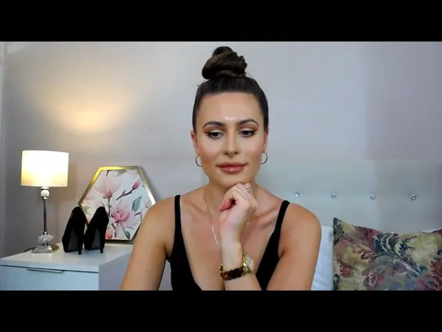 Live sex webcam photo for CharlotteLOV #259314222