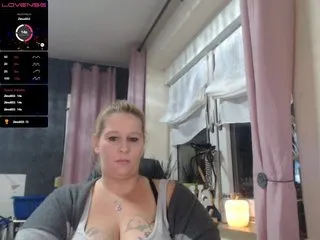 Live sex webcam photo for Mrs-Luder #287956055