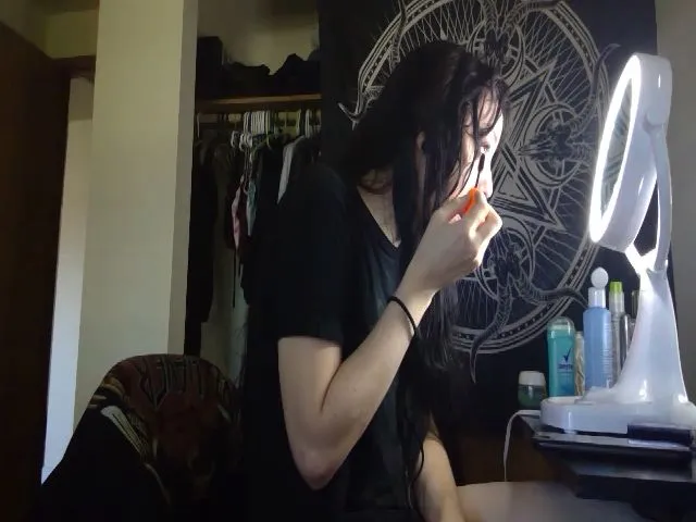 Live sex webcam photo for LilithLucid #264514851
