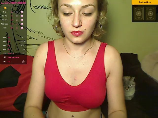 Live sex webcam photo for CatGirl01 #262962145