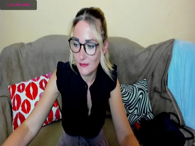 Live sex webcam photo for SecretDream #261991007