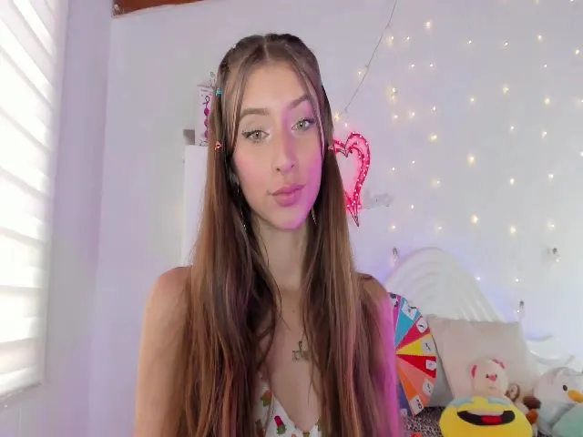 Live sex webcam photo for AlessaKitty #253539341