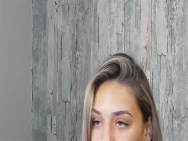 Live sex webcam photo for SecretAmber #264832472