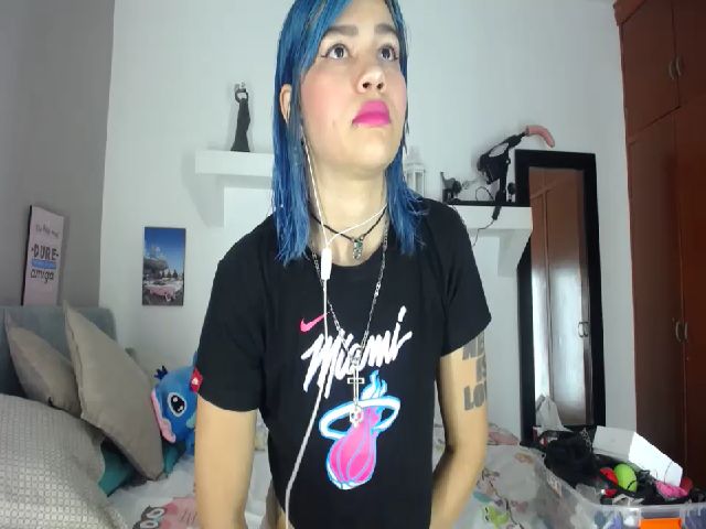 Live sex webcam photo for Lissyevans #260652884