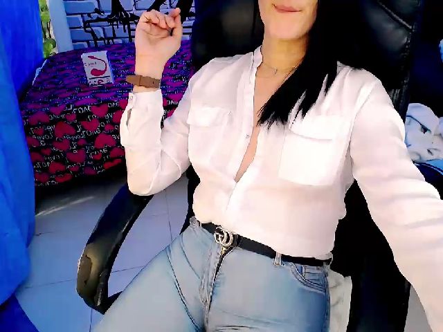 Live sex webcam photo for Sashabreck #287859858