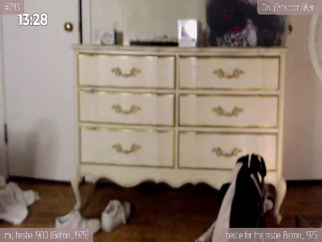 Live sex webcam photo for iKarli_ #264190560