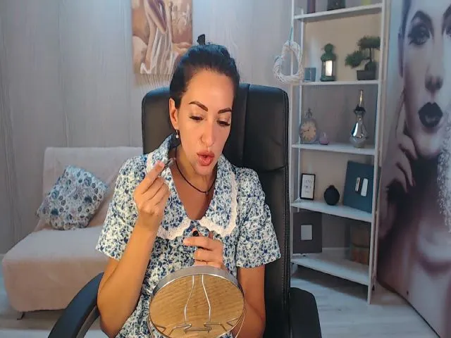 Live sex webcam photo for GoddesSophy #256657956