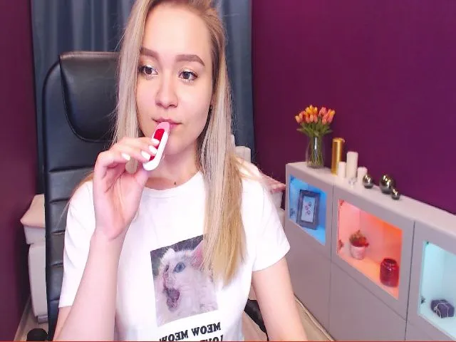 Live sex webcam photo for Kara_Smith #255187463