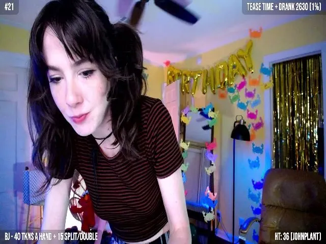 Live sex webcam photo for Yarrow #256125217
