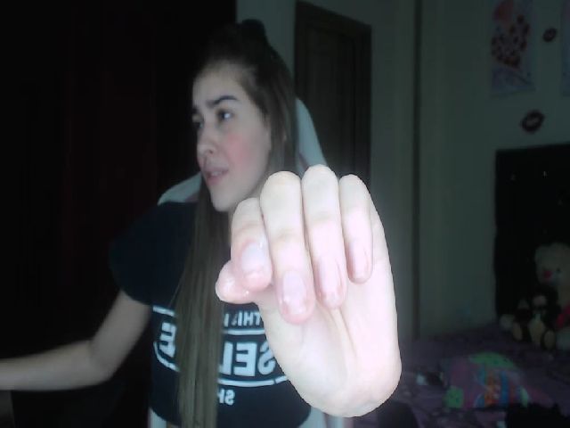 Live sex webcam photo for MIA_LOVE24 #255838977