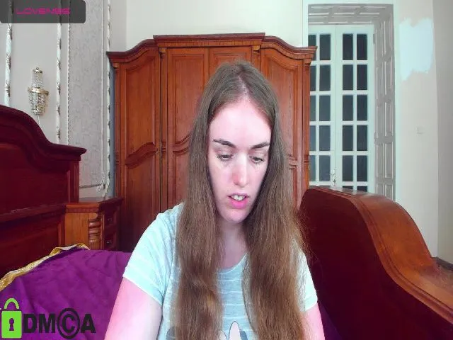 Live sex webcam photo for Fi_Lena #263693595