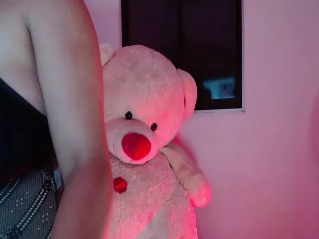 Live sex webcam photo for Samantha4k #263009998