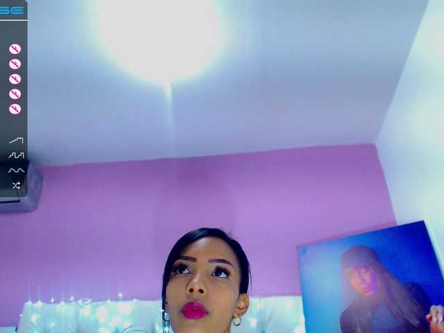 Live sex webcam photo for SammCherry #287929838