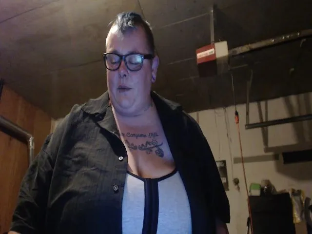 Live sex webcam photo for PunkChick420 #259788986