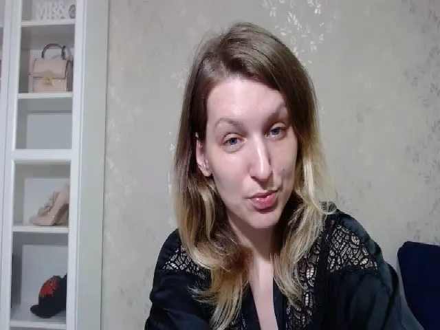 Live sex webcam photo for GlamyWife #259131785