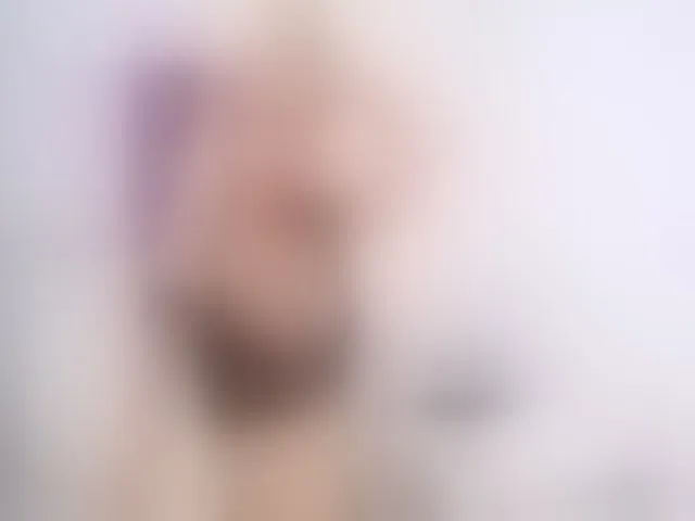 Live sex webcam photo for LouisaCreamy #253382864