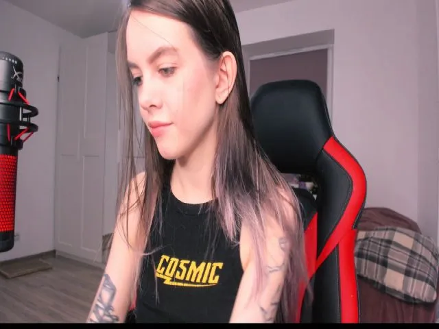 Live sex webcam photo for MyLittlePorno #254930340