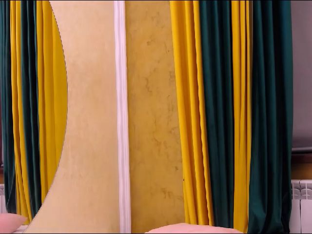 Live sex webcam photo for SoffyyHot #262362210