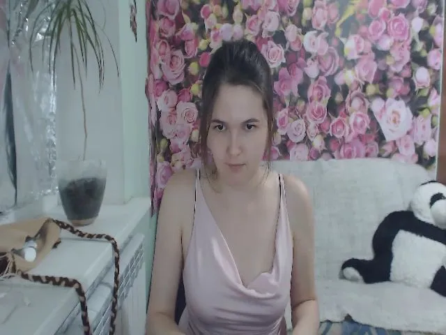 Live sex webcam photo for LiliBrendon #253157781