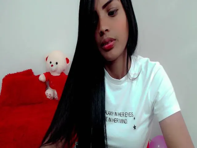 Live sex webcam photo for IvannaSofia20 #260860084