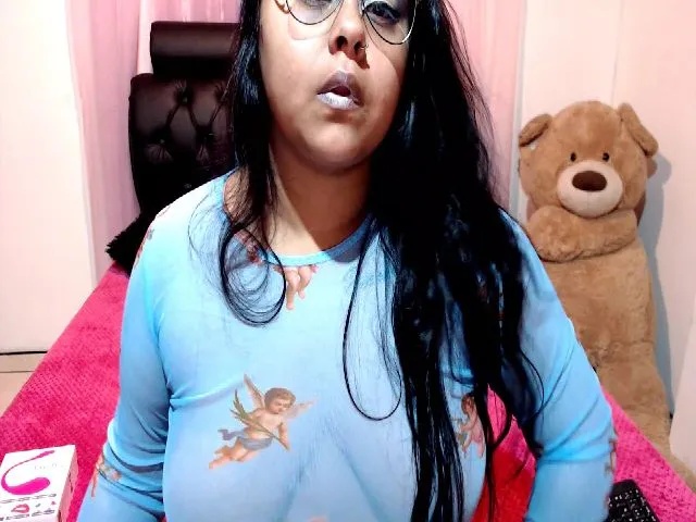 Live sex webcam photo for Katt_moon #253624812