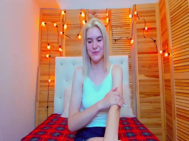 Live sex webcam photo for MarliTes #252709794