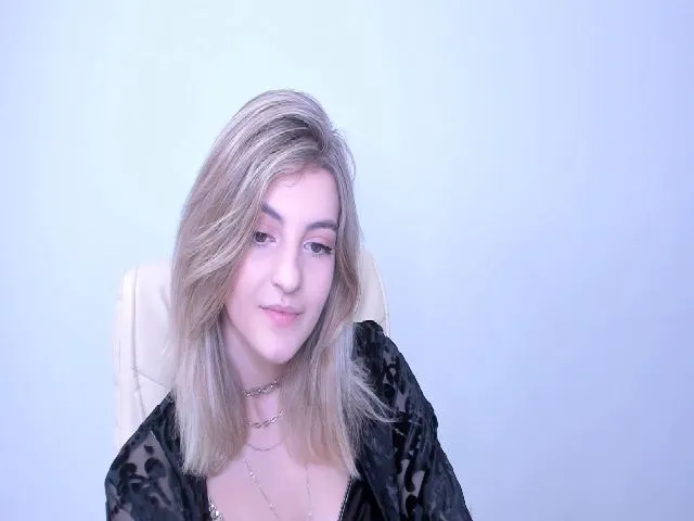 Live sex webcam photo for HelelGretta #253356863