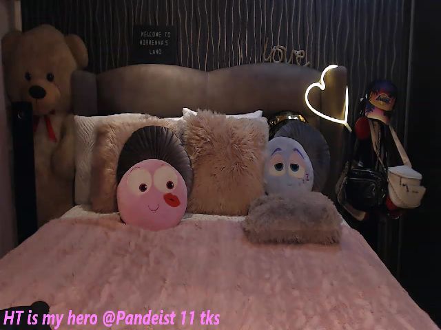 Live sex webcam photo for Morrenna #256067325