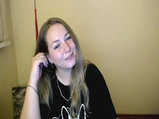 Live sex webcam photo for StellaJ_ #253558797