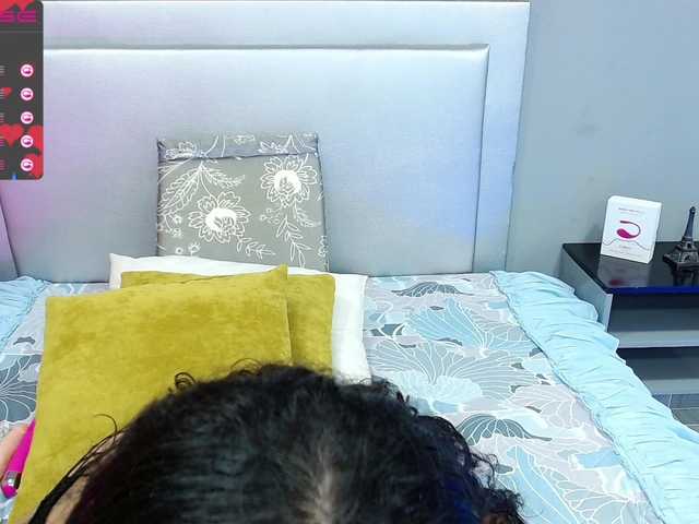 Live sex webcam photo for AnnieBellerou #241095603