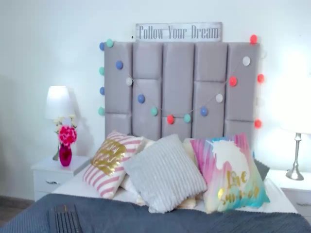 Live sex webcam photo for Mia_thompsons #255958906